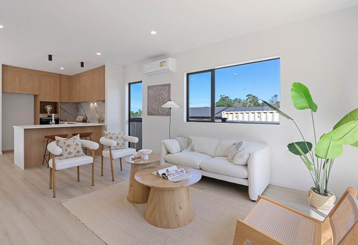 10-Year Master Build Guarantee, Brandnew standalone 3 beds 1.5 baths home with car park, minutes from the massive retail hubs of Westgate, motorway access, 170m from Massey Primary, 327m from Massey High, and zoned for the highly regarded St Paul’s, 11a Glenfinn Place, Massey, Auckland