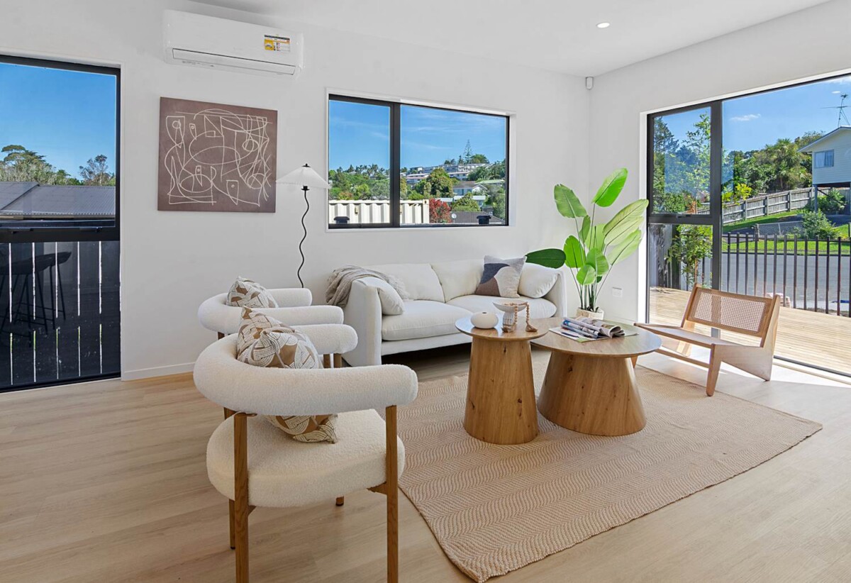 10-Year Master Build Guarantee, Brandnew standalone 3 beds 1.5 baths home with car park, minutes from the massive retail hubs of Westgate, motorway access, 170m from Massey Primary, 327m from Massey High, and zoned for the highly regarded St Paul’s, 11e Glenfinn Place, Massey, Auckland