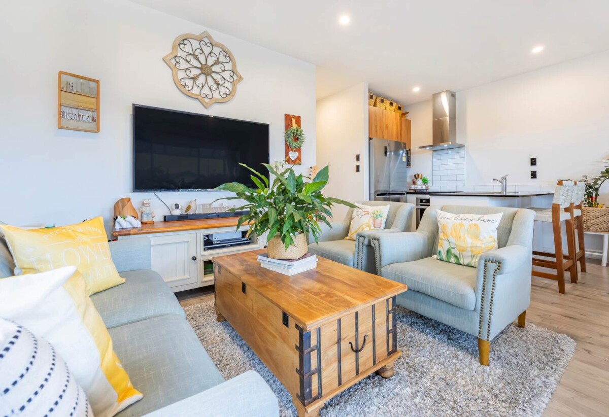 Must Sell, Single-Level, 3 beds 1 bath home with car park, Approx. 2km to Costco, Northwest Mall, Westgate shops, Furniture and appliances featured may be purchased with the property- price negotiable, 131 Tarapuka Road, Westgate, Auckland