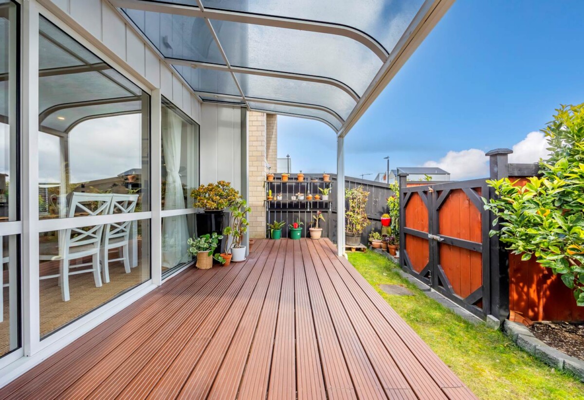 Must Sell, Single-Level, 3 beds 1 bath home with car park, Approx. 2km to Costco, Northwest Mall, Westgate shops, Furniture and appliances featured may be purchased with the property- price negotiable, 131 Tarapuka Road, Westgate, Auckland