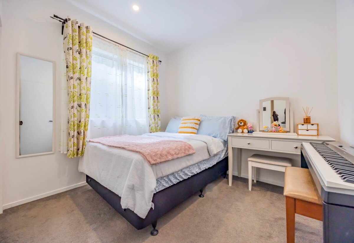 Must Sell, Single-Level, 3 beds 1 bath home with car park, Approx. 2km to Costco, Northwest Mall, Westgate shops, Furniture and appliances featured may be purchased with the property- price negotiable, 131 Tarapuka Road, Westgate, Auckland