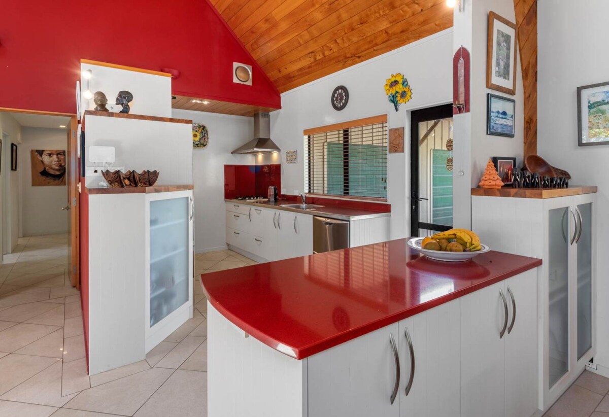 Once in 20 years, 5 beds 3 baths house with double garage and 1-bed granny on 4563m2, located in Matapouri Bay- renowned as one of the most beautiful beaches and cherished holiday spots in the North Island, 37km to Whangarei, 198km to Auckland, 885A Matapouri Road, Matapouri, Whangarei