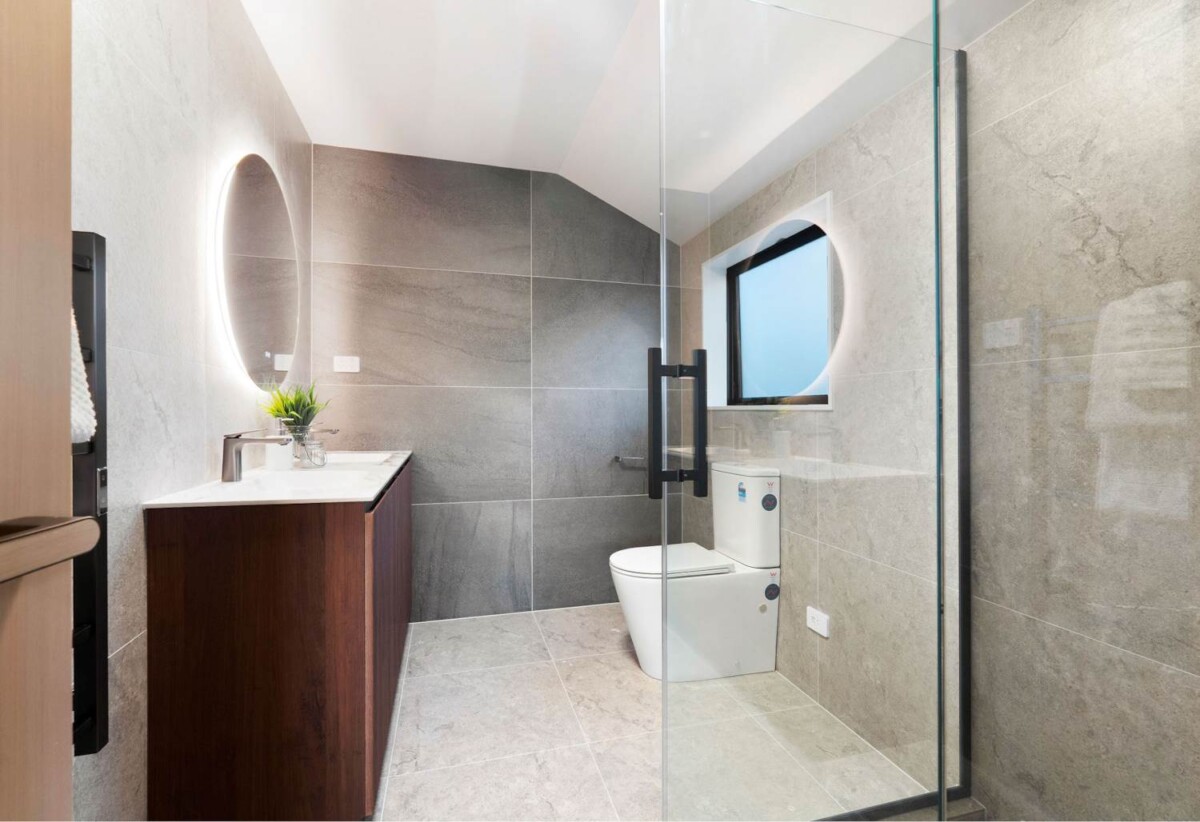Top local schools, 2 kitchens, brandnew 5 beds house, 2 en-suites, 1 en-suite ground floor, Moments from Albany, Browns Bay, and Long Bay, Lot 1/880 East Coast Road, Browns Bay, Auckland