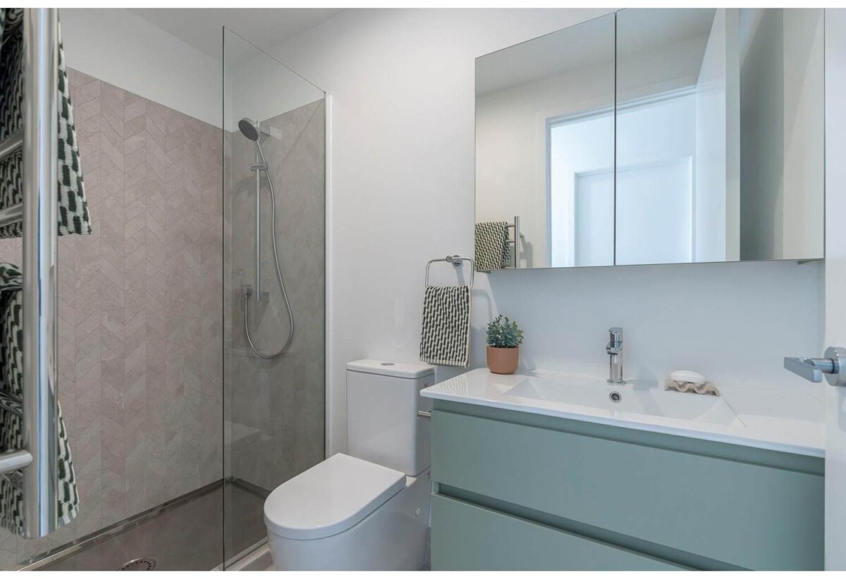 2 beds 1 bath 1 car park apartment, 72m² internal + 4m² balcony, close to shops, parks, schools, motorway access, 0.9 km to Waterview School, 102/2A Te Ara Taurapa, Pt Chevalier, Auckland