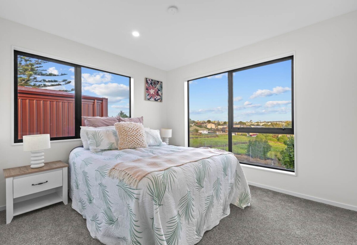 Brandnew freehold 3 beds 2.5 baths home with car park, Walking distance to Glen Innes Train Station, shops, supermarkets, schools, 0.4 km to Glen Innes School, 12/48 Epping Street, Glen Innes, Auckland