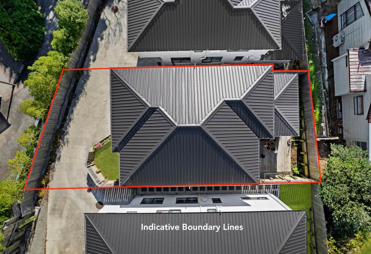132m2 Standalone 3 beds 2.5 baths home with garage, close to Manukau Westfield shopping centre, schools, motorway access, 0.6 km to Redoubt North School, 28B Rotoma Rise, Clover Park, Auckland
