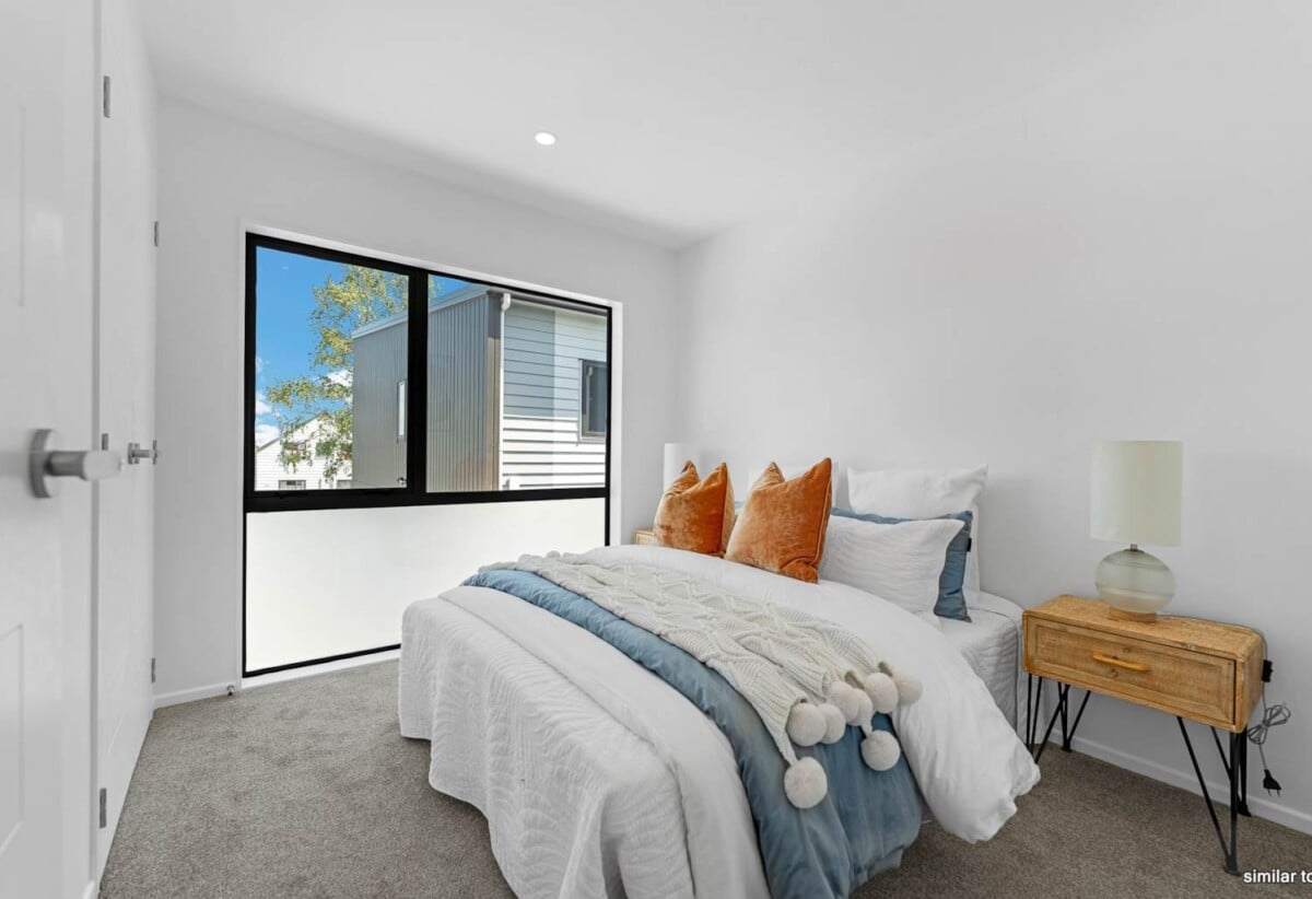 Must sell, Motivated vendor, Brandnew 2 beds + study 1.5 baths home with car park, Just a short walk to PAK’nSAVE, The Warehouse, cafés, eateries, and the activity centre, with excellent transport links nearby. close to schools, seaside reserve, 0.3 km to Waimahia Intermediate School, 9/17 Barneys Farm Road, Clendon Park, Auckland