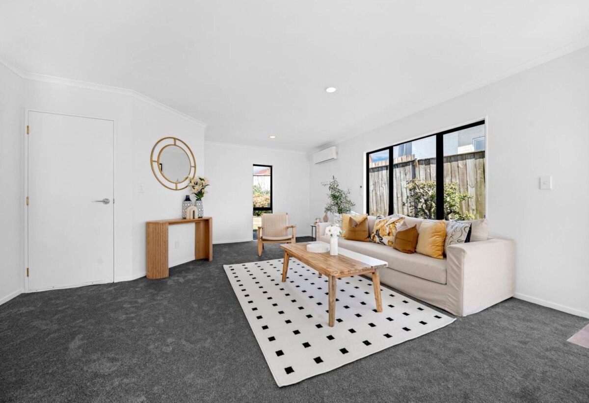 Renovated 3 beds 2 baths house with double garage on 423m2 section, 0.4 km to Pakuranga Heights School, 0.6 km to Pakuranga Intermediate, 36A Greenhill Crescent, Pakuranga, Auckland