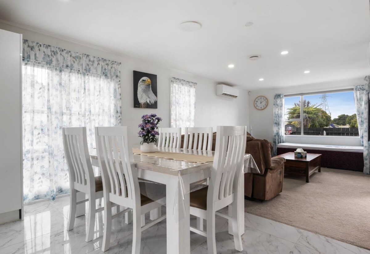 Renovated 3 beds 1 bath house with standalone double garage on 808m2 section, close to South gate shopping centre, schools, motorway access, 0.4 km to Takanini School, 9 Cathay Lane, Takanini, Auckland