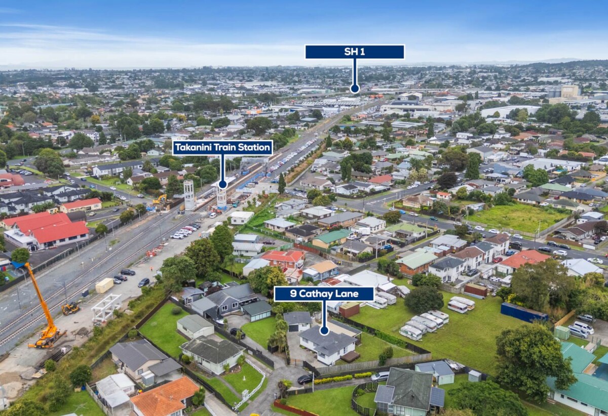 Renovated 3 beds 1 bath house with standalone double garage on 808m2 section, close to South gate shopping centre, schools, motorway access, 0.4 km to Takanini School, 9 Cathay Lane, Takanini, Auckland