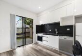 Urgent Sale Required, asking $689,000, 3 beds 2 baths home with car park, Minutes to Papakura Town Centre, shops, cafés, and supermarkets, Close to parks, reserves, and local schools, 0.5 km to Cosgrove School, 16 Tumu Road, Papakura, Auckland