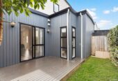 Urgent Sale Required, asking $689,000, 3 beds 2 baths home with car park, Minutes to Papakura Town Centre, shops, cafés, and supermarkets, Close to parks, reserves, and local schools, 0.5 km to Cosgrove School, 16 Tumu Road, Papakura, Auckland
