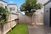 Urgent Sale Required, asking $689,000, 3 beds 2 baths home with car park, Minutes to Papakura Town Centre, shops, cafés, and supermarkets, Close to parks, reserves, and local schools, 0.5 km to Cosgrove School, 16 Tumu Road, Papakura, Auckland