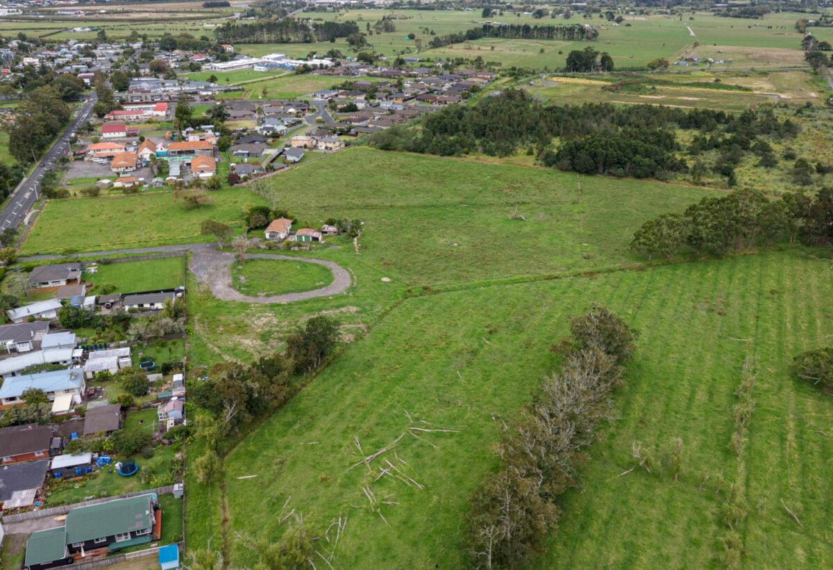 MORTGAGEE SALE, 8.1012ha Across Two Addresses, Two adjacent, frontage level sites total over 8 hectares. 229 Parkhurst Road, comprising a 4.0493ha site and 197 Parkhurst Road, a 4.0519ha site, both zoned Single House. RC is pending to develop the combined landholding into ninety-four lots of approximately 600m² each, 0.6 km to Parakai School, 197 & 229 Parkhurst Road, Parakai, Auckland