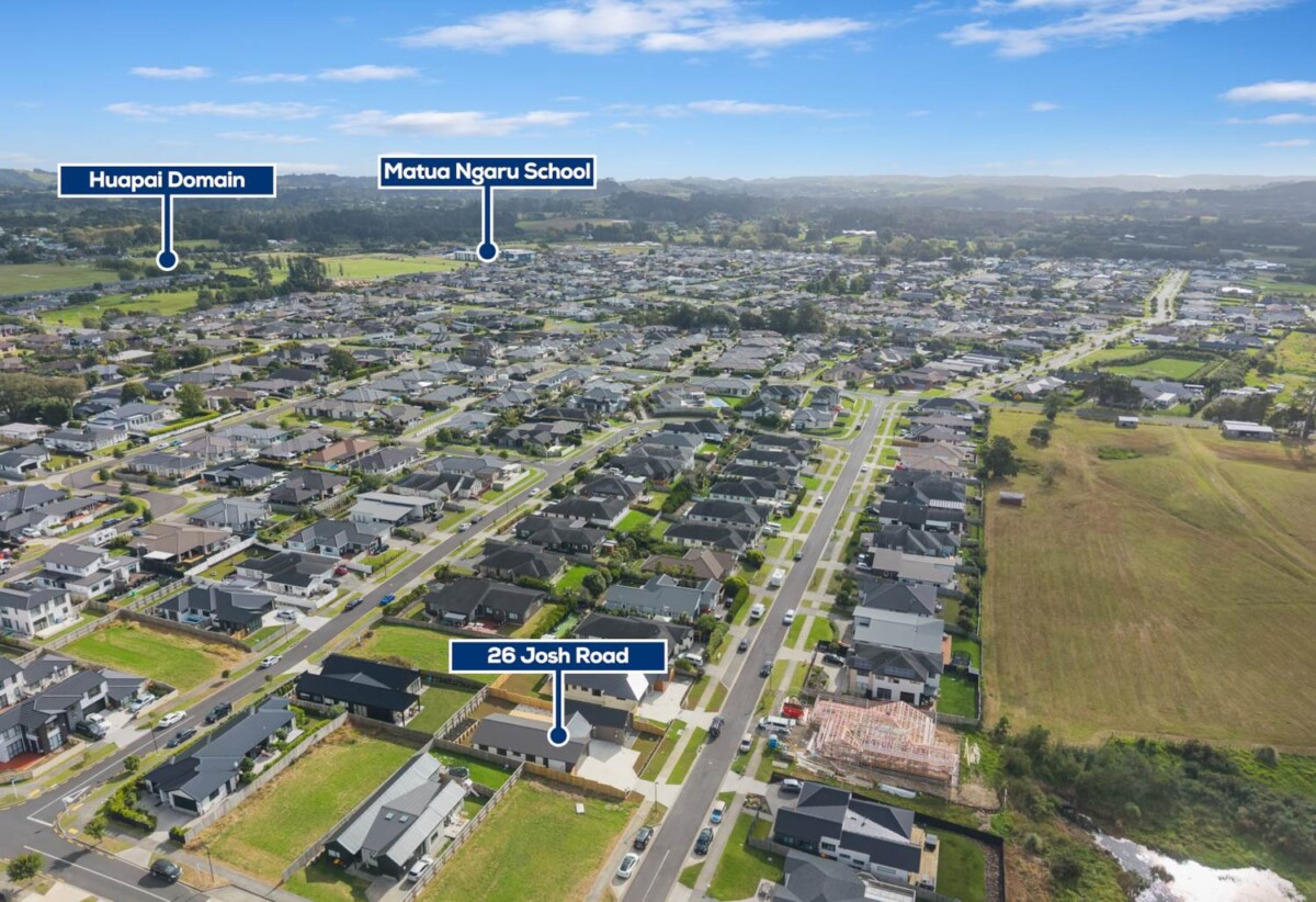 Brandnew 5 beds (2 ensuites) 3 baths house with double garage on 630m2 section, close to Huapai and Kumeu town centre, shops, supermarkets, 1 km to Matua Ngaru School, 26 Josh Road, Kumeu, Auckland