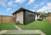 Move-In Ready, Renovated Brick and tile 3 beds 1 bath house with garage, Minutes from the Half Moon Bay Marina, cafes, and ferry terminal, in a highly sought-after school zone, like Pakuranga College and Farm Cove intermediate, 2/23 Birman Close, Half Moon Bay, Auckland
