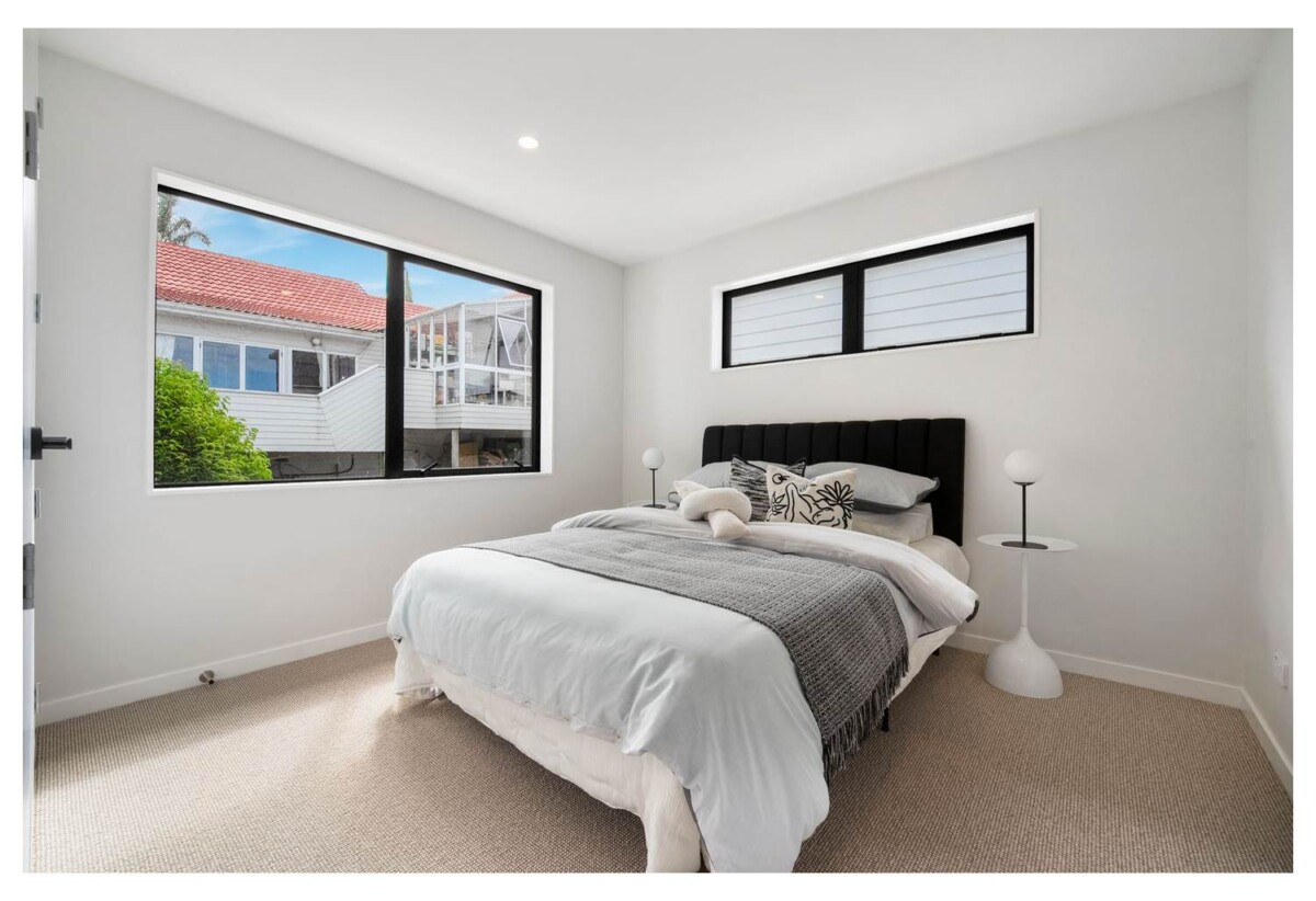 Motivated vendor, Rangitoto College and Double Westlake school zone, 155m2 Brandnew standalone 4 beds 2.5 baths home with garage , minutes from the stunning Campbells Bay Beach, local cafés, parks, and coastal walkways, schools, 6/8 Park Rise, Campbells Bay, Auckland