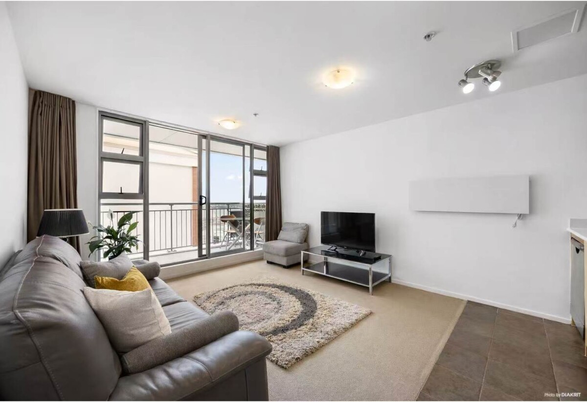 Auckland Girls’ Grammar School zone, 50m2 Freehold 2 beds 1 bath 1 car park apartment, Full furniture package is included, move-in ready, Pet-friendly, 1404/1 Parliament Street, City Centre, Auckland