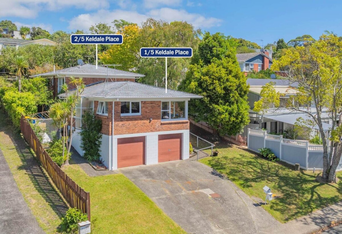 Double Westlake school zone, Brick, block and tile 2 x 2 beds 1 bath home with garage on 660m2 section, currently rented at $1,240 ($620 per dwelling), moments from Knightsbridge Reserve, Milford Beach, shopping centres, schools, motorway access, 1&2/5 Keldale Place, Forrest Hill, Auckland