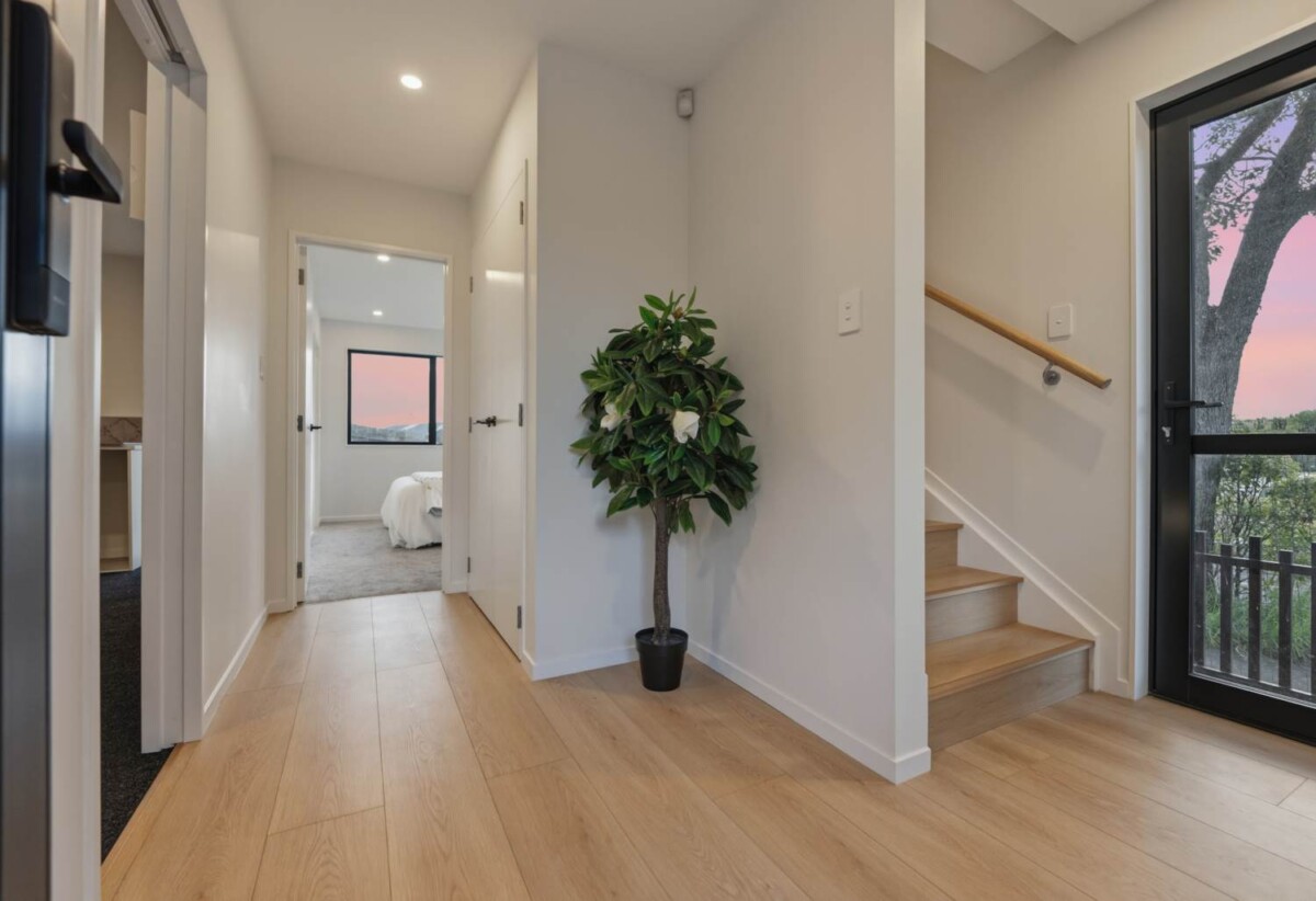 172m2 Brandnew 4 beds 3.5 baths townhouse with garage, 1 bed 1 bath ground floor, close to schools, Glen Innes town centre, shops, supermarkets, 0.2 km to Glen Innes School, 8 Epping Street, Glen Innes, Auckland
