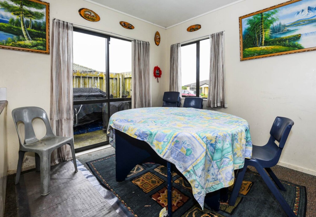 142m2 Brick and tile 4 beds 2.5 baths house with double garage on 475m2 section, Currently leased to Housing New Zealand until 30 November 2028, with annual gross rental income of $38,480, close to shops, schools, motorway access, 0.5 km to Jean Batten School, 1 Orrell Place, Mangere, Auckland