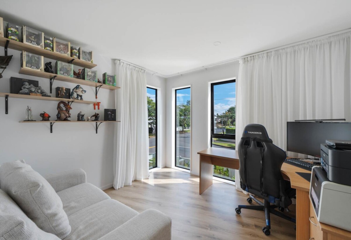 Brick & concrete construction, 4 beds 3.5 baths home with garage, Private rooftop entertaining with water views, just moments from waterfront park, the local rowing club, and Panmure Shopping Centre, 0.1 km to Panmure Bridge School, 90A Kings Road, Panmure, Auckland
