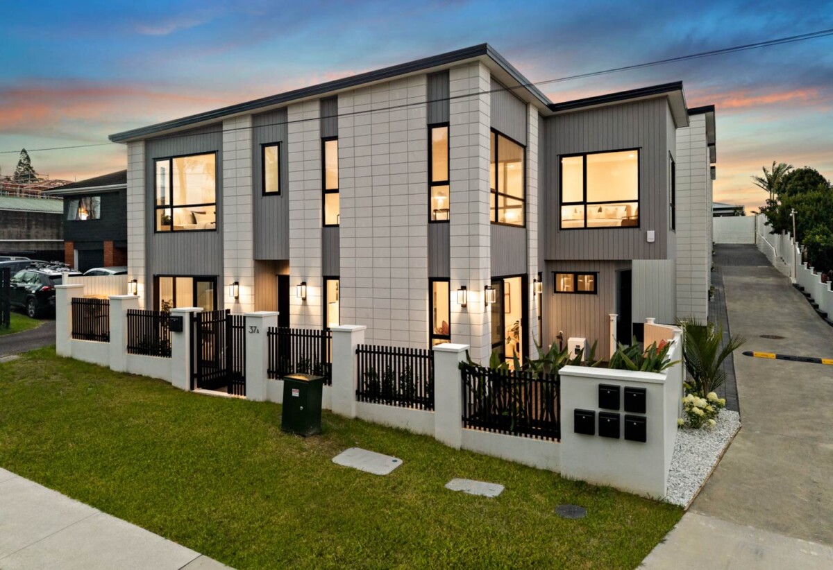 Rangitoto College, Master Build 10-Year Guarantee, Sea views, Brandnew standalone 4 beds 2 baths home with garage, zoned for Mairangi Bay School, Murrays Bay Intermediate, and Rangitoto College, close to schools, beach, shops, reserve, 37A Hastings Road, Mairangi Bay, Auckland