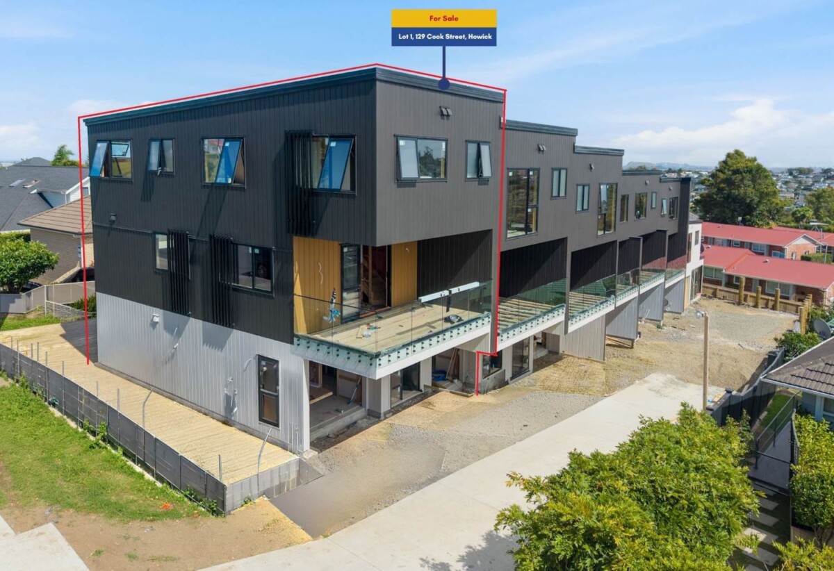178m2 Brandnew 4 beds 3.5 baths home with garage, 1 bed 1 bath ground floor, just a short stroll from Howick Village, close to shops, supermarkets, schools, beach, 0.7 km to Howick College, Lot 1, 129 Cook Street, Howick, Auckland