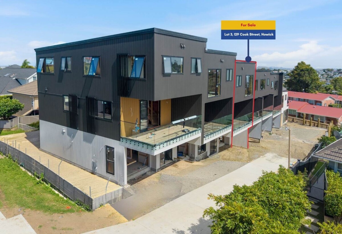 178m2 Brandnew 4 beds 3.5 baths home with garage, 1 bed 1 bath ground floor, just a short stroll from Howick Village, close to shops, supermarkets, schools, beach, 0.7 km to Howick College, Lot 3, 129 Cook Street, Howick, Auckland