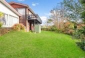 1,131m² Land – Must Sell – Ignore CV, Overseas owner, 4 beds 2 baths house with double garage, with easy access to motorway links, public transport and local amenities, 0.4 km to New Windsor School, 54 Maioro Street, New Windsor, Auckland