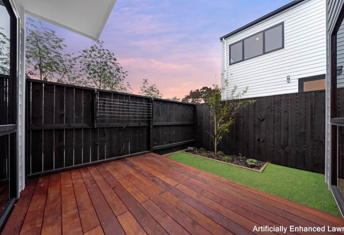 10 Years Stamford Warranty, Brandnew standalone 4 beds 2.5 baths home with garage, Just a short stroll to the picturesque Alan Wood Reserve, with scenic walkways and cycle paths, close to schools, shops, supermarkets, motorway access, 1.7 km to Avondale College, 2/47 Hendon Avenue, Mt Albert, Auckland