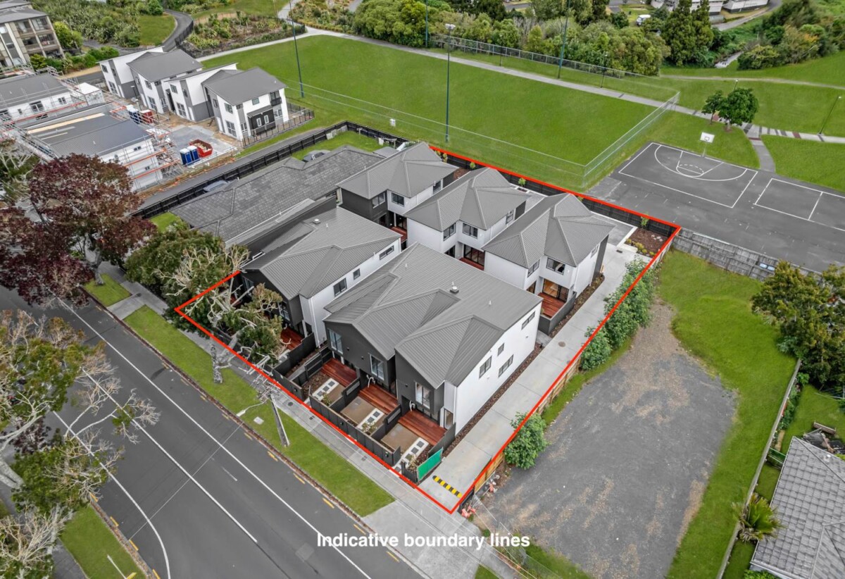10 Years Stamford Warranty, Brandnew 3 beds 1.5 baths home with car park, Just a short stroll to the picturesque Alan Wood Reserve, with scenic walkways and cycle paths, close to schools, shops, supermarkets, motorway access, 1.7 km to Avondale College, 5/49 Hendon Avenue, Mt Albert, Auckland