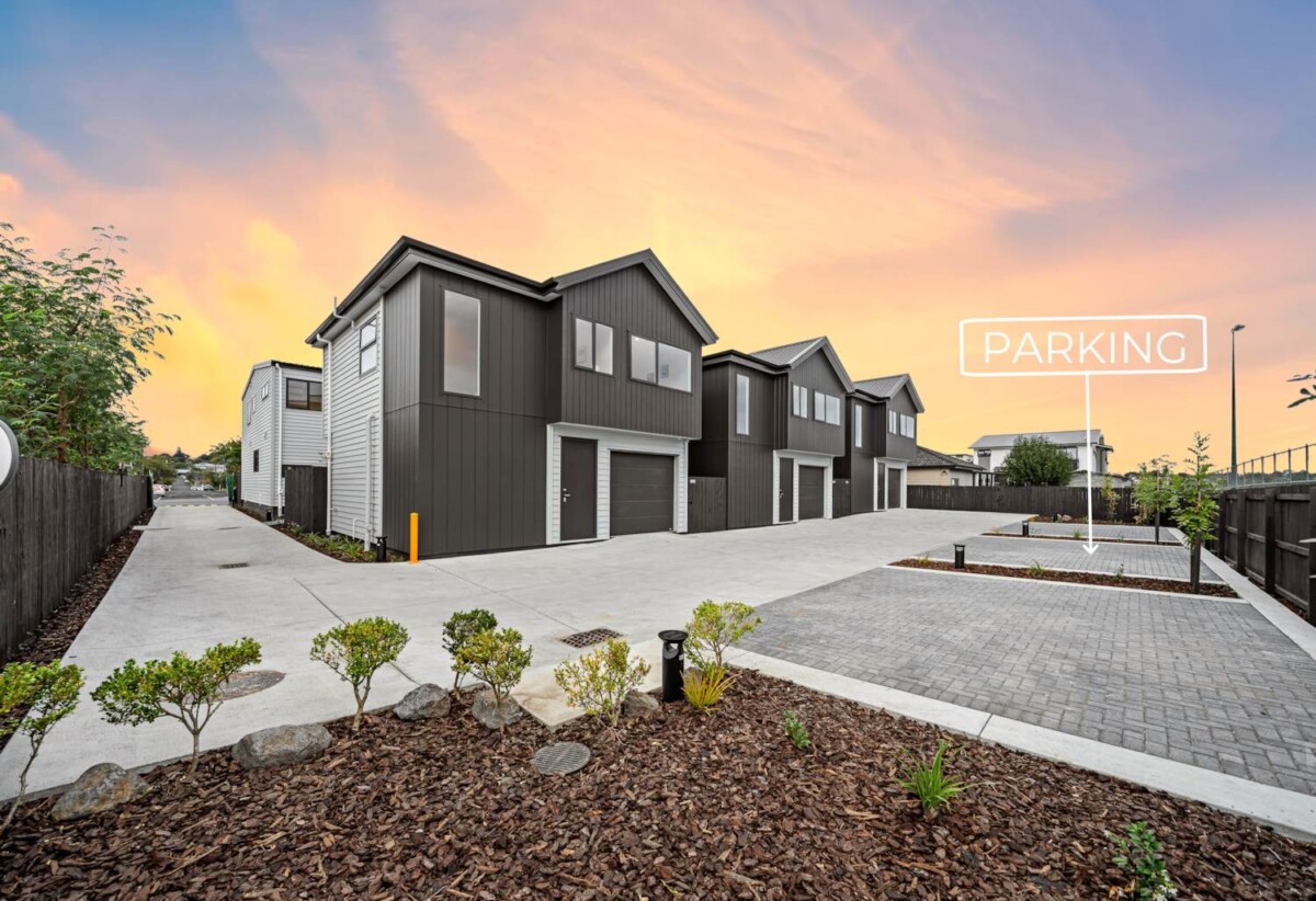 10 Years Stamford Warranty, Brandnew 3 beds 1.5 baths home with car park, Just a short stroll to the picturesque Alan Wood Reserve, with scenic walkways and cycle paths, close to schools, shops, supermarkets, motorway access, 1.7 km to Avondale College, 5/49 Hendon Avenue, Mt Albert, Auckland