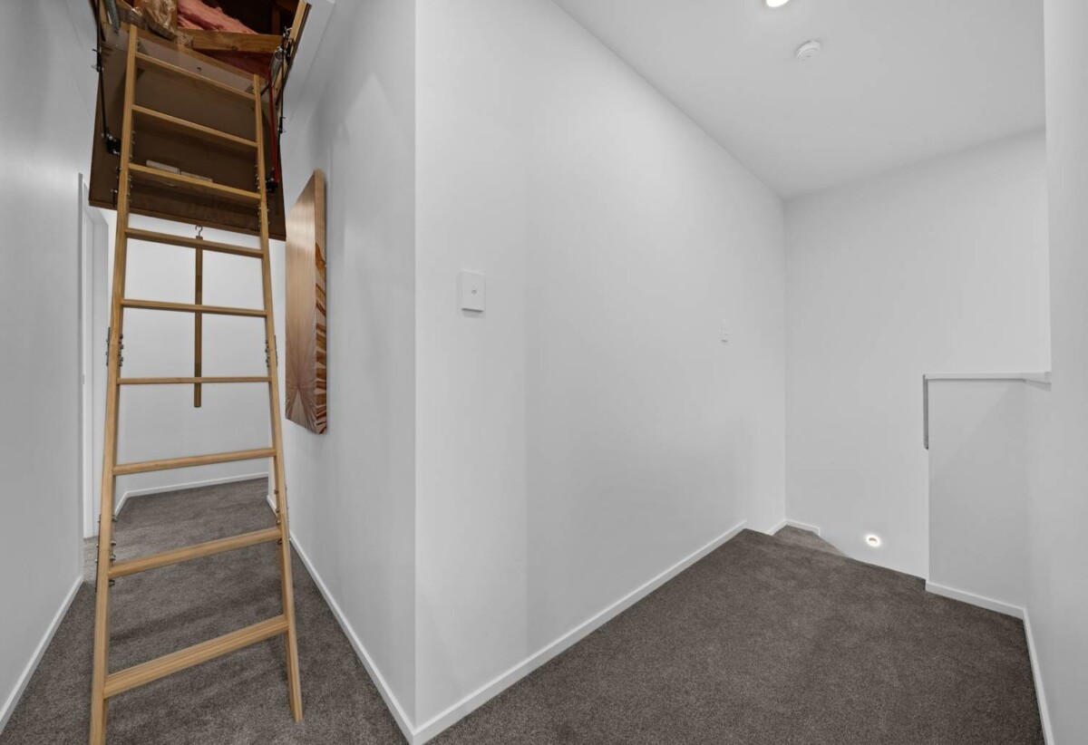 Move-in ready, Brandnew standalone 4 beds 2.5 baths home with garage, lose to Glenfield Mall, Marlborough Primary School, and the popular Oruamo Reserve. easy motorway access, 0.6 km to Glenfield Intermediate School, 58B Marlborough Avenue, Glenfield, Auckland