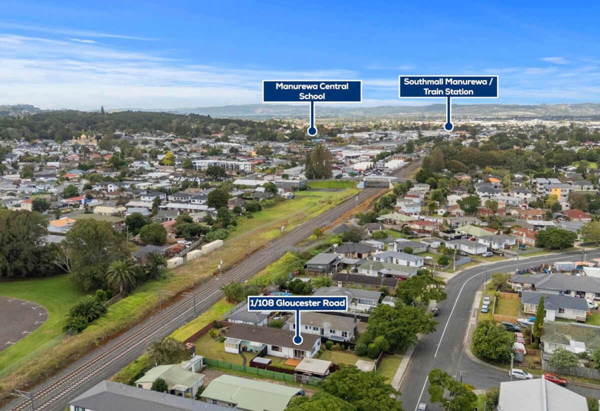 2 beds 1 bath home with carport, close to Town centre, schools, motorway access, 0.4 km to Manurewa Intermediate, 1/108 Gloucester Road, Manurewa, Auckland