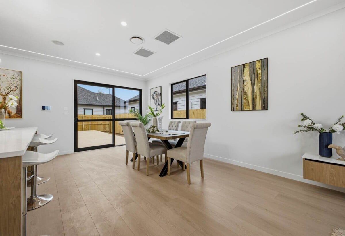 Brandnew standalone 4 beds 3 baths house with double garage and 1- bed granny, close to the upcoming Four Square store, 3.8 km to Te Hihi School, 3.9 km to Karaka School, 54 Whangamaire Rise, Karaka, Auckland