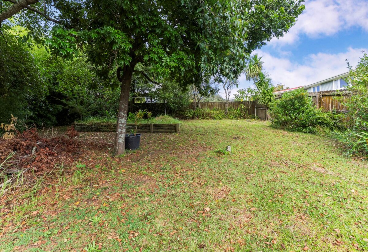 Once in 23 years, 3 beds 1 bath house with garage on 809m2 section, a large rumpus room downstairs with garage, close to local schools, parks, shops, and transport, 0.5 km to Marshall Laing School, 0.8 km to Lynfield College, 67 Dundale Avenue, Blockhouse Bay, Auckland