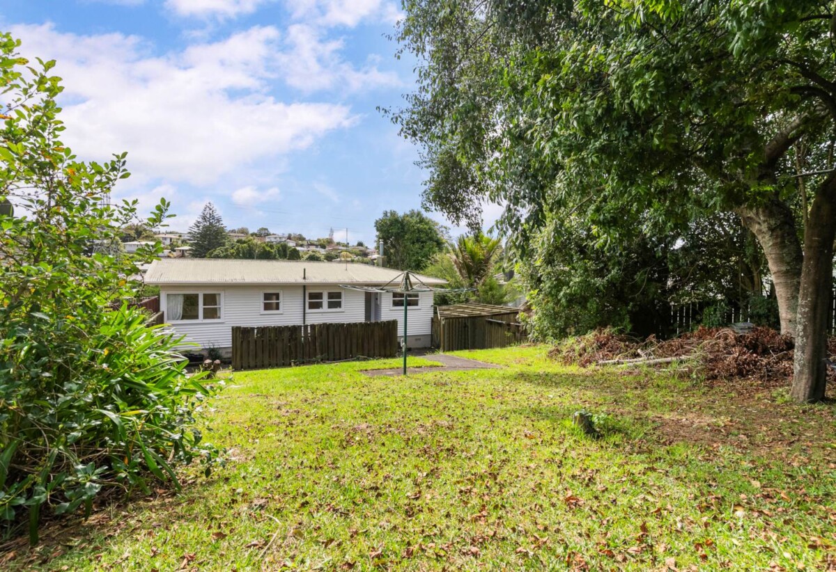 Once in 23 years, 3 beds 1 bath house with garage on 809m2 section, a large rumpus room downstairs with garage, close to local schools, parks, shops, and transport, 0.5 km to Marshall Laing School, 0.8 km to Lynfield College, 67 Dundale Avenue, Blockhouse Bay, Auckland
