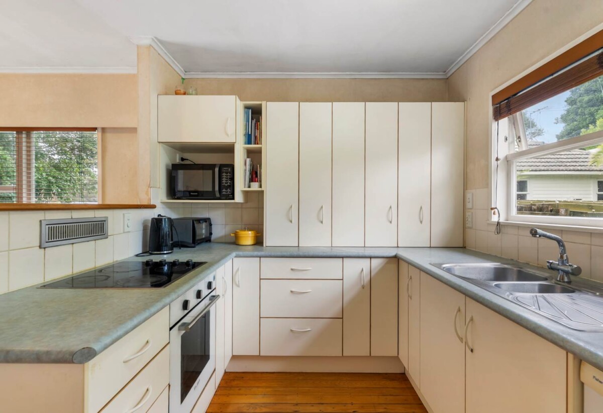 Once in 23 years, 3 beds 1 bath house with garage on 809m2 section, a large rumpus room downstairs with garage, close to local schools, parks, shops, and transport, 0.5 km to Marshall Laing School, 0.8 km to Lynfield College, 67 Dundale Avenue, Blockhouse Bay, Auckland