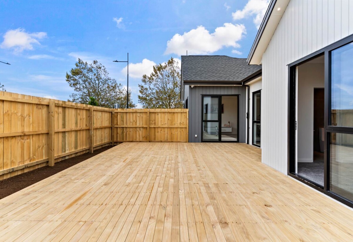 Brandnew 5 beds 3 baths house with double garage and 1 bed granny on 404m2 section, just moments from the upcoming Four Square and within a growing, vibrant community, 362 Linwood Road, Karaka, Auckland