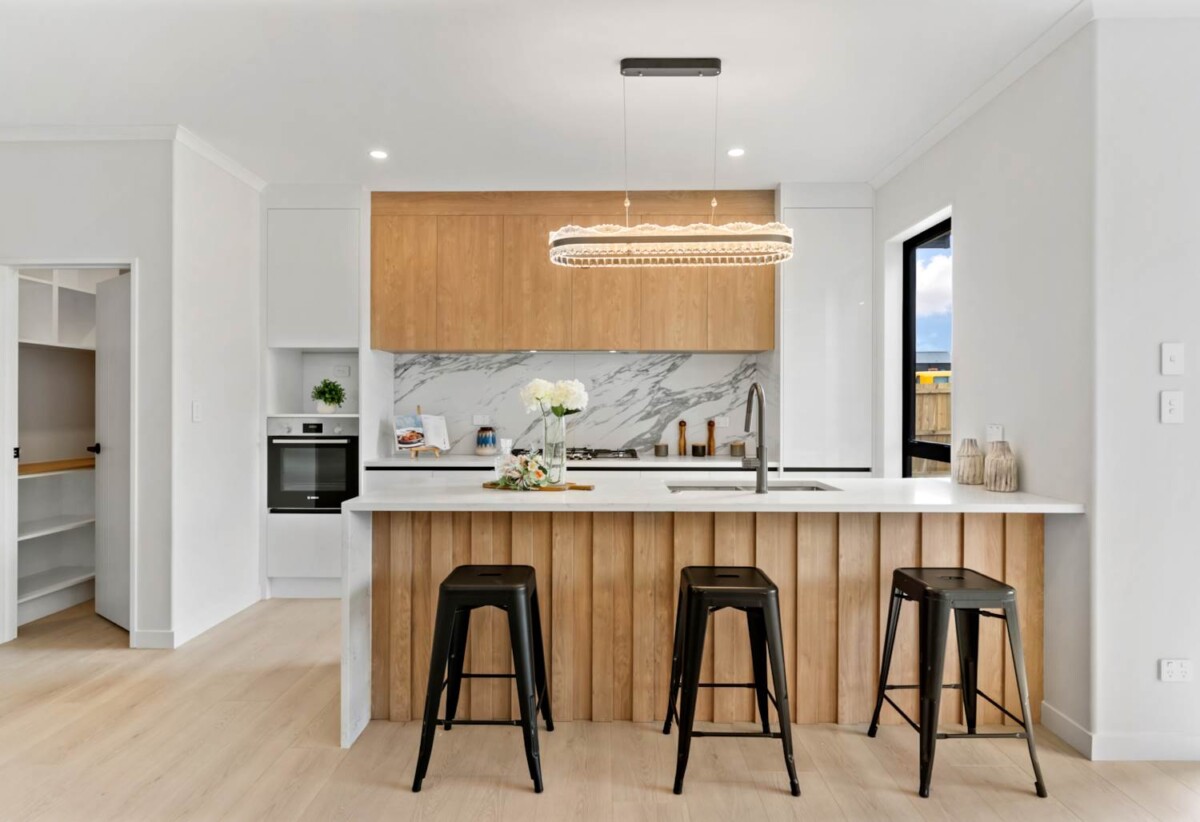 Brandnew 5 beds 3 baths house with double garage and 1 bed granny, just moments from the upcoming Four Square and within a growing, vibrant community, 3.7 km to Te Hihi School, 4 km to Karaka School, 360 Linwood Road, Karaka, Auckland