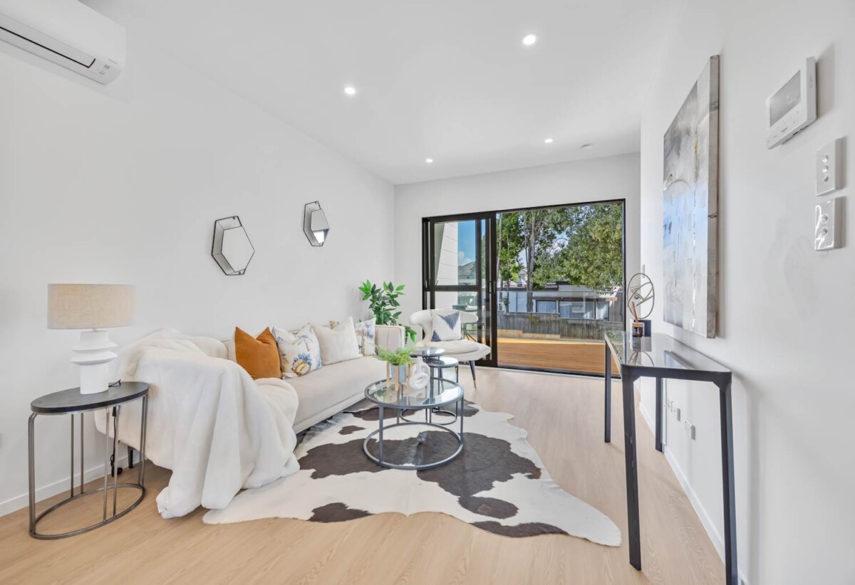 Brandnew 3 beds (2 ensuites) + study room 3 baths home with garage, just moments from Lloyd Elsmore Park, with Highland Park Pak’n Save and Pakuranga Plaza only a short drive away. zoned for Sunnyhills School, Wakaaranga School, Farm Cove Intermediate, and Pakuranga College, Lot 4,5&7/252 Pakuranga Road, Pakuranga Heights, Auckland