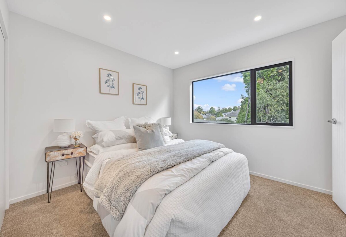 Urgent Sale – Vendor Wants It Gone, 10-Year Master Build Guarantee, Brandnew 3 beds (2 ensuites) + study 3 baths home with garage, close to schools, shops, supermarkets, zoned for Sunnyhills School, Wakaaranga School, Farm Cove Intermediate, and Pakuranga College, Lot 4/252 Pakuranga Road, Pakuranga Heights, Auckland