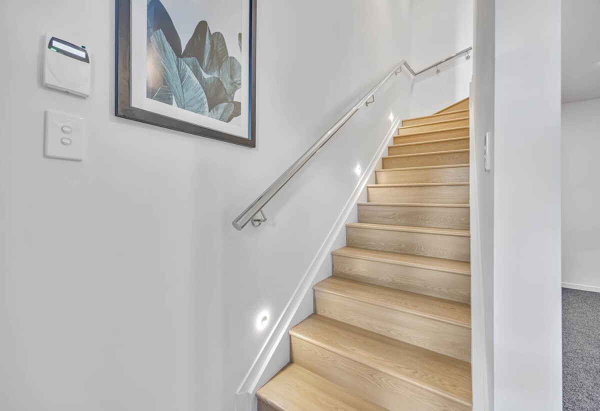 Urgent Sale – Vendor Wants It Gone, 10-Year Master Build Guarantee, Brandnew 3 beds (2 ensuites) + study 3 baths home with garage, close to schools, shops, supermarkets, zoned for Sunnyhills School, Wakaaranga School, Farm Cove Intermediate, and Pakuranga College, Lot 4/252 Pakuranga Road, Pakuranga Heights, Auckland