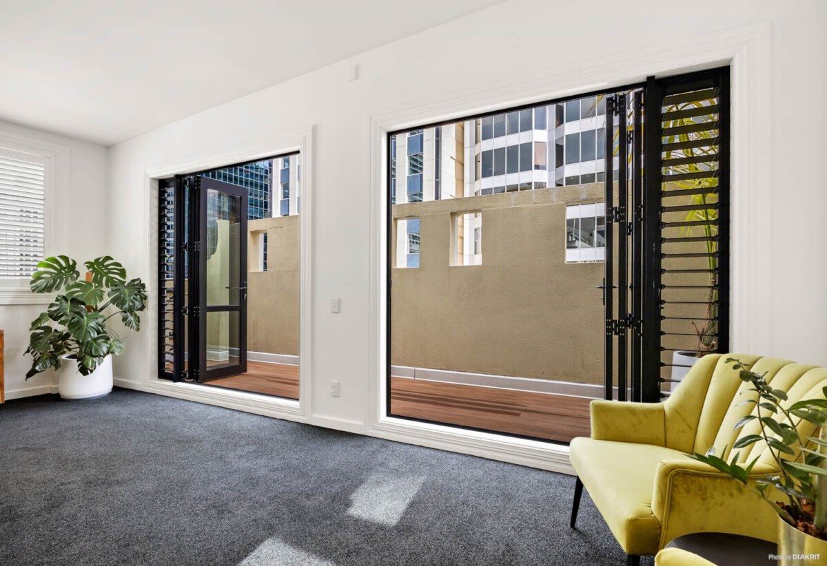 Auckland Girls’ Grammar School zone, Fully renovated, 198m2 2 beds + study room 2 baths 1 car park High St Penthouse apartment, Positioned steps from the City Rail Link transformation, 6A/55-57 High Street, City Centre, Auckland