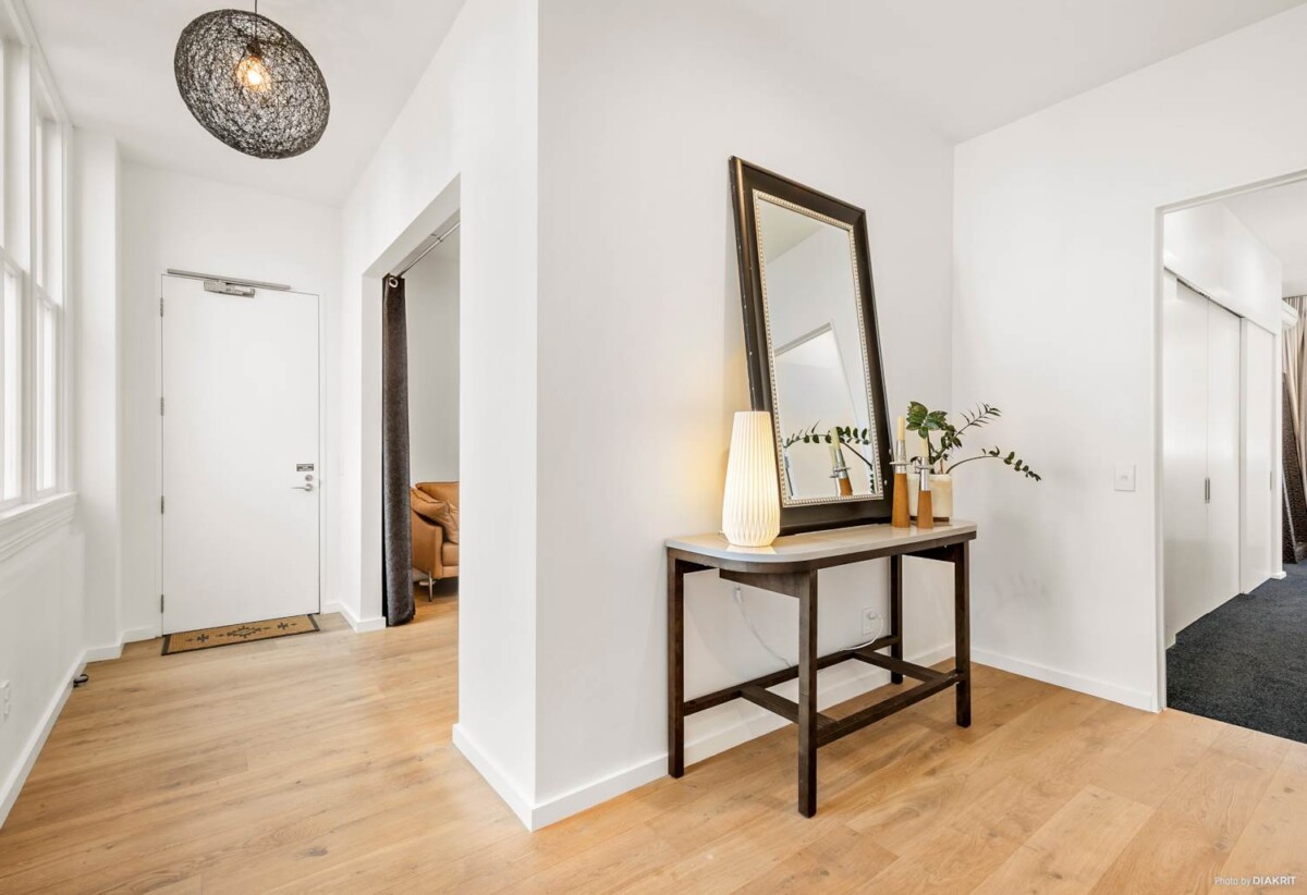 Auckland Girls’ Grammar School zone, Fully renovated, 198m2 2 beds + study room 2 baths 1 car park High St Penthouse apartment, Positioned steps from the City Rail Link transformation, 6A/55-57 High Street, City Centre, Auckland