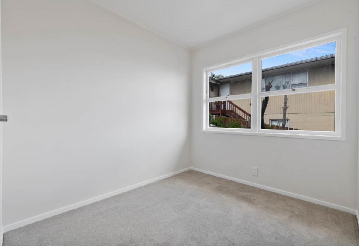 3 beds 1 bath house, a double garage, a spacious rumpus room, and a dedicated laundry on ground floor, Upstairs features three generous bedrooms, a modern kitchen and fresh interiors, close to schools, Pakuranga Plaza shopping centre, 0.4 km to Pakuranga Intermediate, 1/92 Cardiff Road, Pakuranga Heights, Auckland
