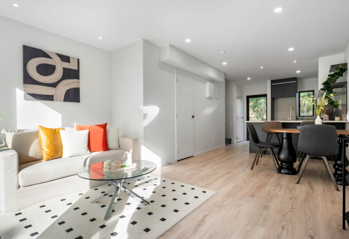 Enquire over $550,000, Brandnew 2 beds 1.5 baths home with car park, easy access to local shops, Westgate Mega Shopping Centre, schools, and public transport. 1 km to Massey High School, 7/16 Reynella Drive, Massey, Auckland