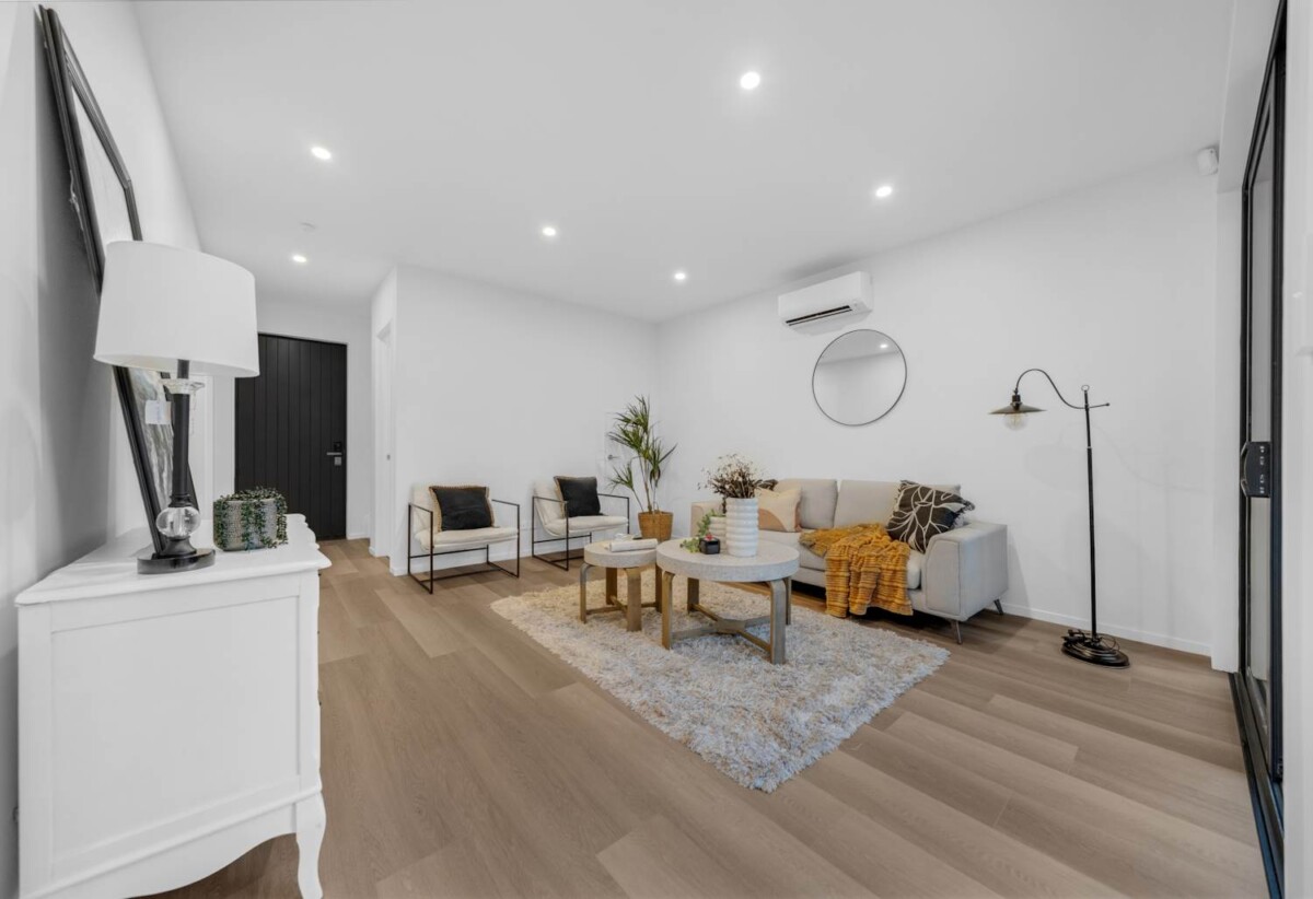 10 Years Stamford Warranty, Brandnew standalone 4 beds 2.5 baths home with garage, Just a short stroll to the picturesque Alan Wood Reserve, with scenic walkways and cycle paths, close to schools, shops, supermarkets, motorway access, 1.7 km to Avondale College, 3/47 Hendon Avenue, Mt Albert, Auckland