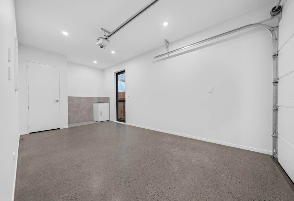 10 Years Stamford Warranty, Brandnew standalone 4 beds 2.5 baths home with garage, Just a short stroll to the picturesque Alan Wood Reserve, with scenic walkways and cycle paths, close to schools, shops, supermarkets, motorway access, 1.7 km to Avondale College, 3/47 Hendon Avenue, Mt Albert, Auckland